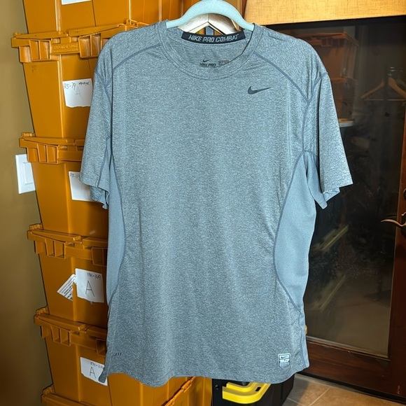 NIKE PRO Combat DRI-FIT Mens Compression Short Sleeve Shirt Size XL Gray - Picture 1 of 10